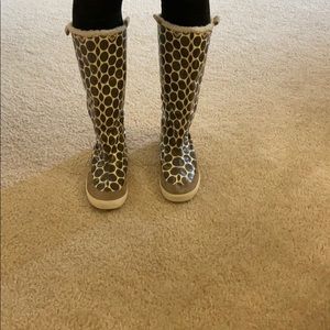 Roxy fleece lined boots